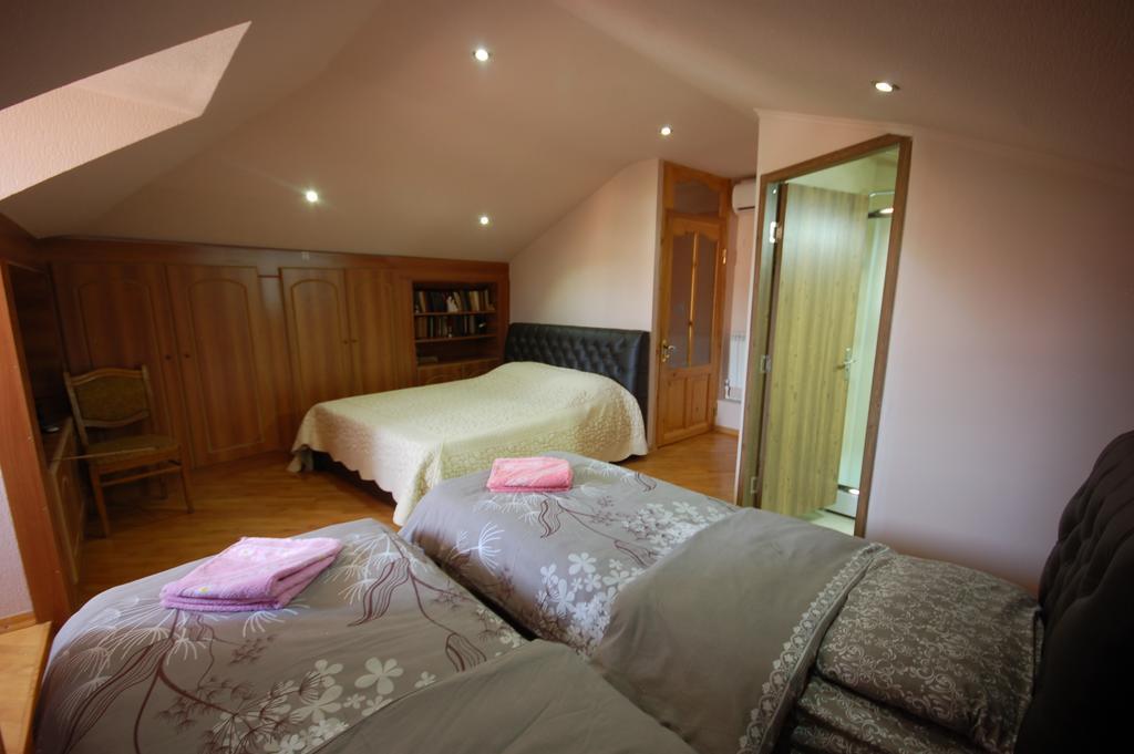 Guest House Eka & Gio ซิคนาคี ภายนอก รูปภาพ